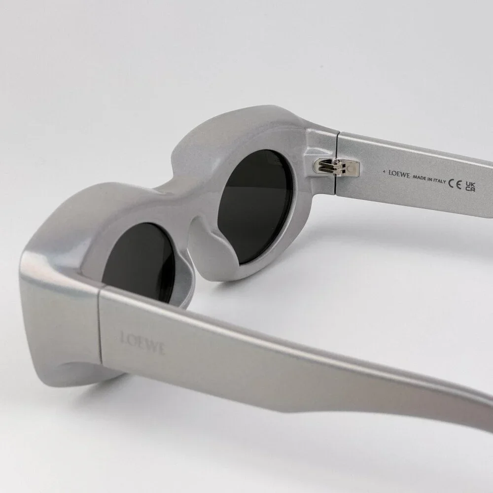 Loewe Paula’s Ibiza LW40033I Sunglasses – Sparkle Metallic Grey | Model LW40033I